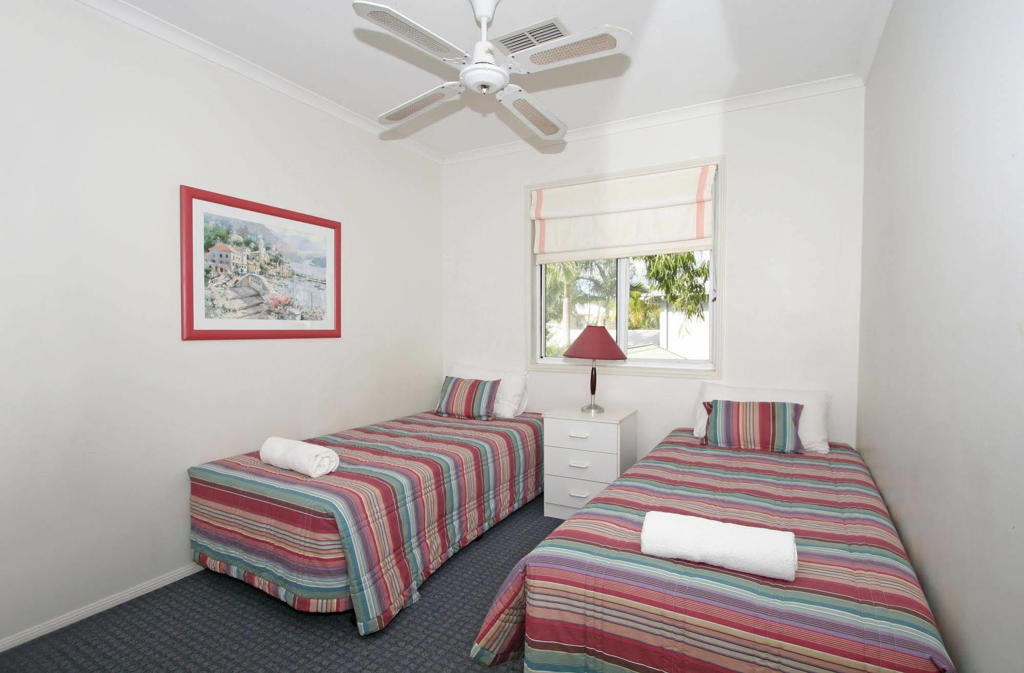 โครัล บีช นูซา รีสอร์ต Hotel นูซาวิลล์ ภายนอก รูปภาพ